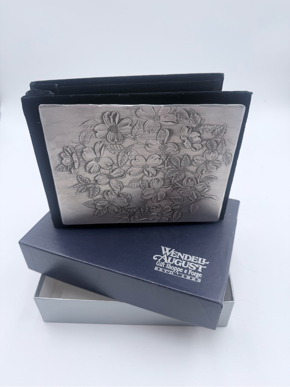 Beautiful Wendell August Floral Photo Album with Box Holds 50 4x6 Pictures NOB!